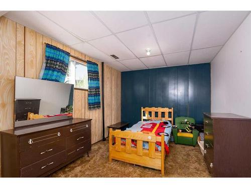 5328 59 Avenue, Viking, AB - Indoor Photo Showing Bedroom