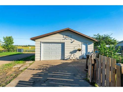 5328 59 Avenue, Viking, AB - Outdoor