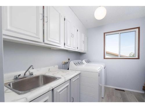 5328 59 Avenue, Viking, AB - Indoor Photo Showing Laundry Room