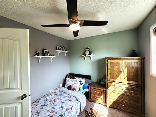 22 Jewell Street, Red Deer, AB - Indoor Photo Showing Bedroom