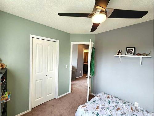 22 Jewell Street, Red Deer, AB - Indoor Photo Showing Bedroom