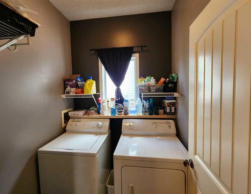 22 Jewell Street, Red Deer, AB - Indoor Photo Showing Laundry Room