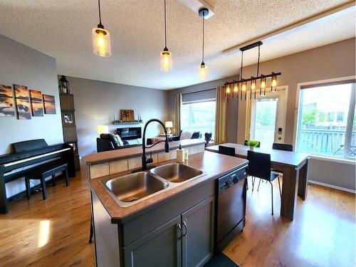 22 Jewell Street, Red Deer, AB - Indoor Photo Showing Kitchen With Double Sink