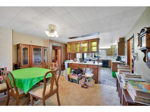 35180 Highway 21, Rural Red Deer County, AB - Indoor Photo Showing Dining Room