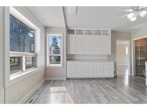 37425 Range Road 224, Rural Red Deer County, AB - Indoor Photo Showing Other Room