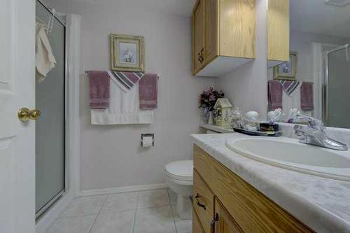 307-4614 47A Avenue, Red Deer, AB - Indoor Photo Showing Bathroom