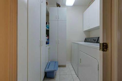 307-4614 47A Avenue, Red Deer, AB - Indoor Photo Showing Laundry Room