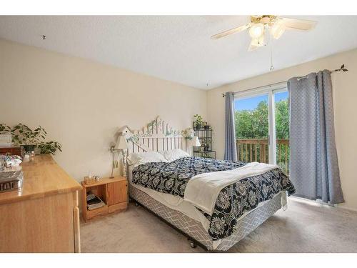 6121 Hamilton Drive, Red Deer, AB - Indoor Photo Showing Bedroom