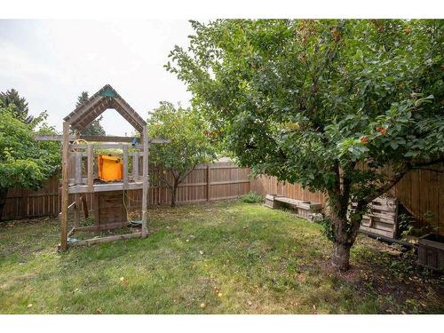 6121 Hamilton Drive, Red Deer, AB - Outdoor With Deck Patio Veranda With Backyard