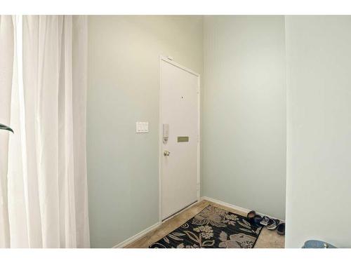 6121 Hamilton Drive, Red Deer, AB - Indoor Photo Showing Other Room