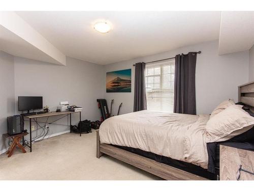 40-33 Jennings Crescent, Red Deer, AB - Indoor Photo Showing Bedroom