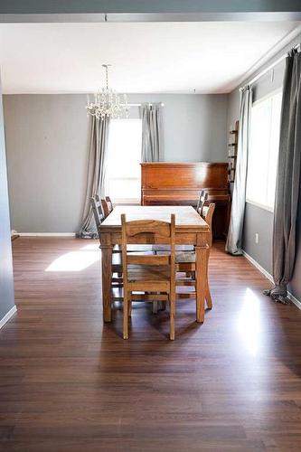 4923 51 Street, Amisk, AB - Indoor Photo Showing Dining Room