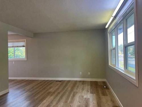 104 2 Street Nw, Sundre, AB - Indoor Photo Showing Other Room