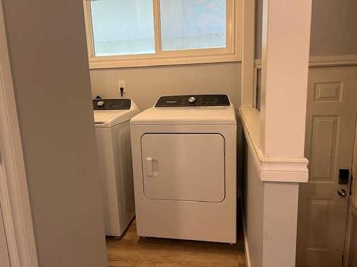 104 2 Street Nw, Sundre, AB - Indoor Photo Showing Laundry Room