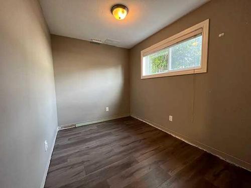 104 2 Street Nw, Sundre, AB - Indoor Photo Showing Other Room