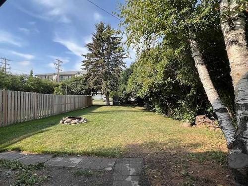 104 2 Street Nw, Sundre, AB - Outdoor