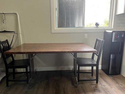 104 2 Street Nw, Sundre, AB - Indoor Photo Showing Dining Room