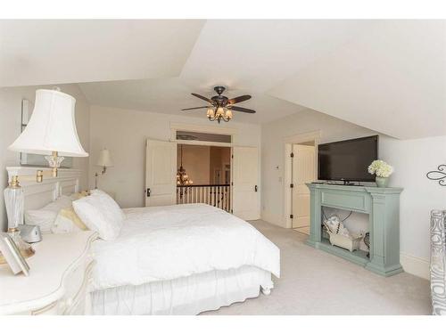 38425 Range Road 284, Rural Red Deer County, AB - Indoor Photo Showing Bedroom