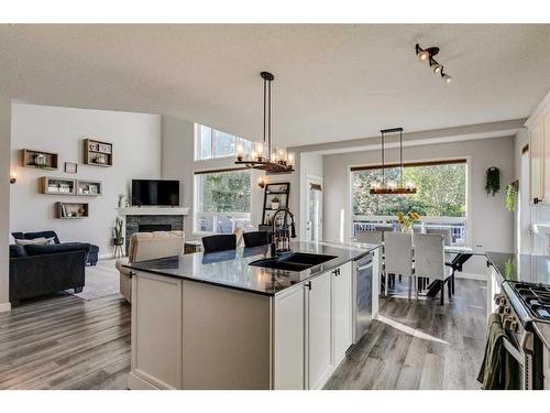 21 Morningside Bay Sw, Airdrie, AB - Indoor Photo Showing Kitchen With Double Sink