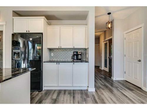 21 Morningside Bay Sw, Airdrie, AB - Indoor Photo Showing Kitchen