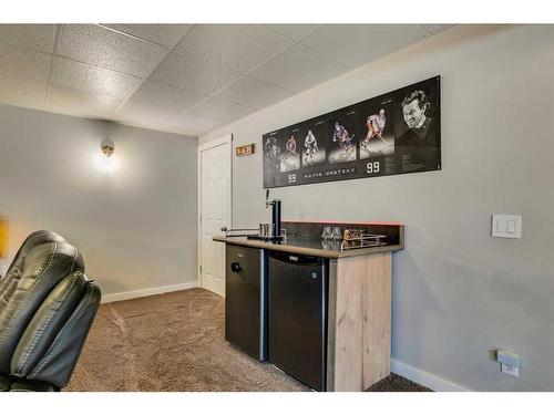 21 Morningside Bay Sw, Airdrie, AB - Indoor Photo Showing Other Room