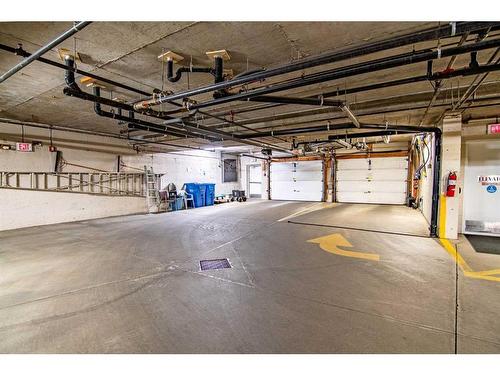 325-4512 52 Avenue, Red Deer, AB - Indoor Photo Showing Garage