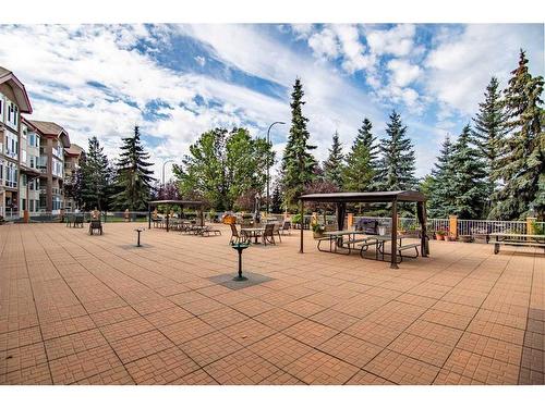 325-4512 52 Avenue, Red Deer, AB - Outdoor