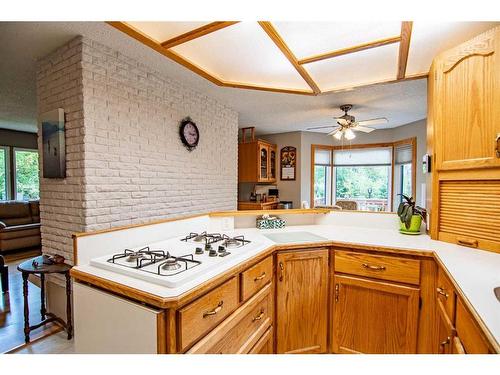 40 28161 Hwy 596, Rural Red Deer County, AB - Indoor Photo Showing Kitchen