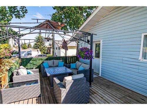 5300 Lansdowne Avenue, Blackfalds, AB - Outdoor With Deck Patio Veranda With Exterior