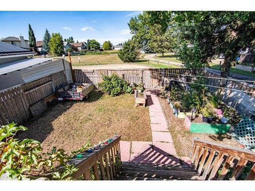 5300 Lansdowne Avenue, Blackfalds, AB - Outdoor