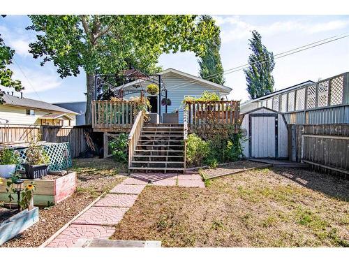 5300 Lansdowne Avenue, Blackfalds, AB - Outdoor With Deck Patio Veranda