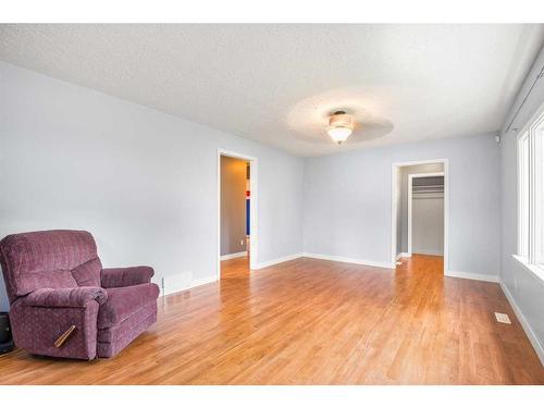 5503 53 Avenue, Lacombe, AB - Indoor Photo Showing Other Room