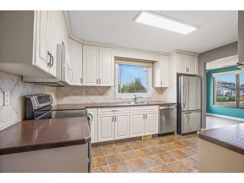 5503 53 Avenue, Lacombe, AB - Indoor Photo Showing Kitchen With Double Sink