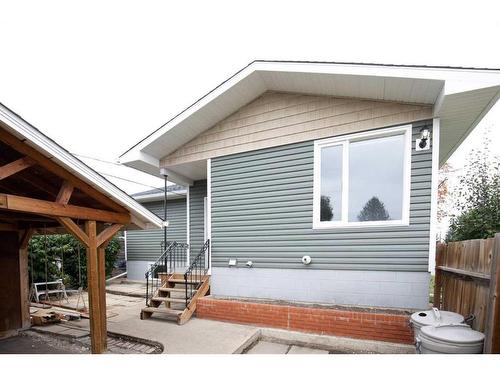 5503 53 Avenue, Lacombe, AB - Outdoor With Exterior