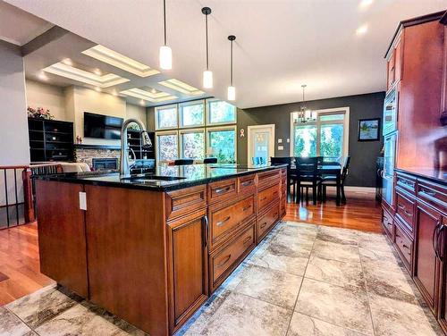 916 7 Avenue Se, Slave Lake, AB - Indoor Photo Showing Kitchen With Upgraded Kitchen