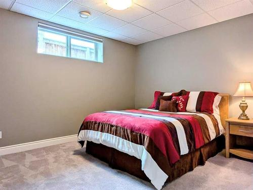 916 7 Avenue Se, Slave Lake, AB - Indoor Photo Showing Bedroom