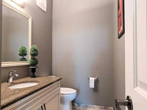 916 7 Avenue Se, Slave Lake, AB - Indoor Photo Showing Bathroom