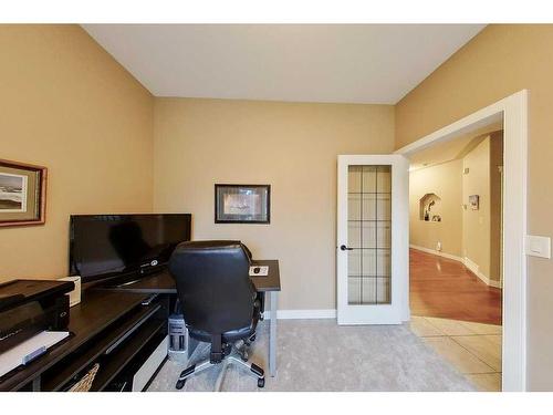 52-173 Austin Drive, Red Deer, AB - Indoor Photo Showing Office