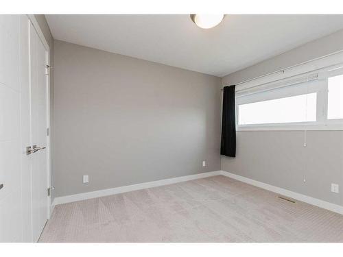 59 Village Crescent, Red Deer, AB - Indoor Photo Showing Other Room