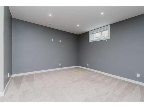 59 Village Crescent, Red Deer, AB - Indoor Photo Showing Other Room