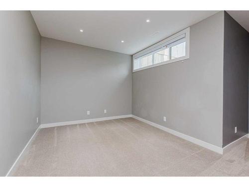 59 Village Crescent, Red Deer, AB - Indoor Photo Showing Other Room