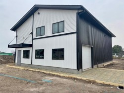 5311 47 Street  Camrose, AB T4V 1L7