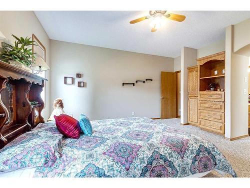 127 Lougheed Close, Red Deer, AB - Indoor Photo Showing Bedroom