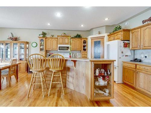 127 Lougheed Close, Red Deer, AB - Indoor Photo Showing Kitchen