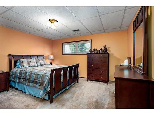 6515 50 Avenue, Camrose, AB - Indoor Photo Showing Bedroom