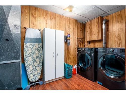 6515 50 Avenue, Camrose, AB - Indoor Photo Showing Laundry Room