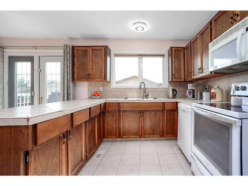 6515 50 Avenue, Camrose, AB - Indoor Photo Showing Kitchen