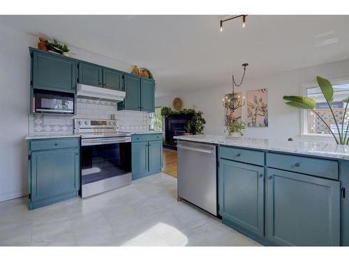 3909 50A Street, Red Deer, AB - Indoor Photo Showing Kitchen