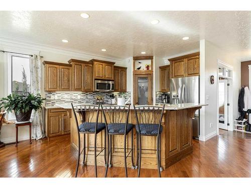 7101 Cobb Street, Lacombe, AB - Indoor Photo Showing Kitchen With Upgraded Kitchen