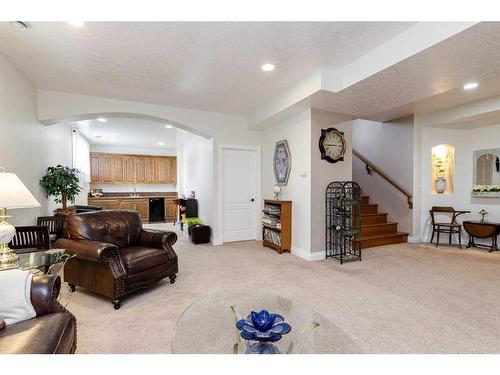 7101 Cobb Street, Lacombe, AB - Indoor Photo Showing Other Room